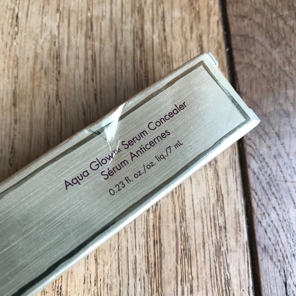 NIB Aqua Glow Serum Deep Concealer New - Picture 3 of 8